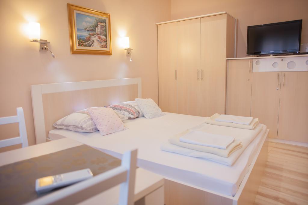 Apartment Barbara - Bojana Шибеник Экстерьер фото